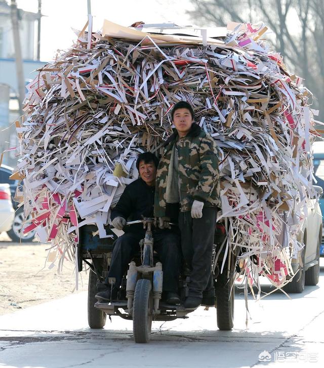 大街上回收廢品的人，一個月能賺多少錢？